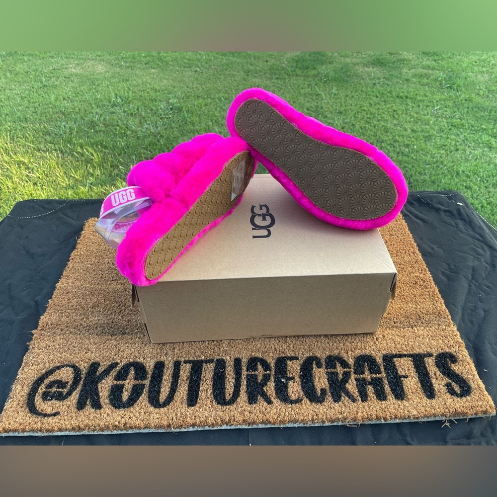 BRAND NEW UGG GLUFFY YEAH SLIDES-HOT COLOR🔥🔥